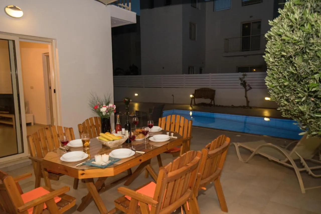 פרוטאראס Villa Pomelo