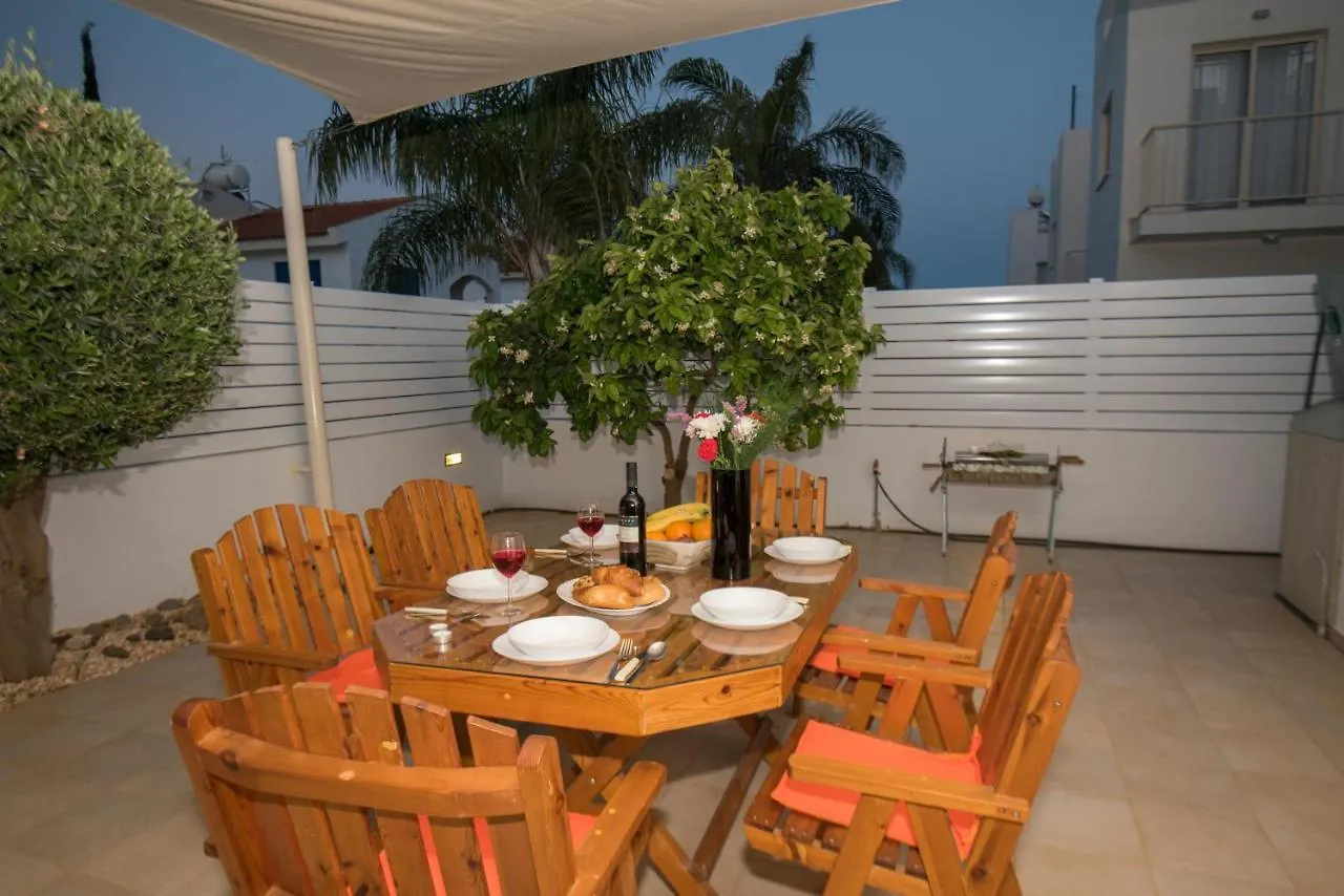 פרוטאראס Villa Pomelo